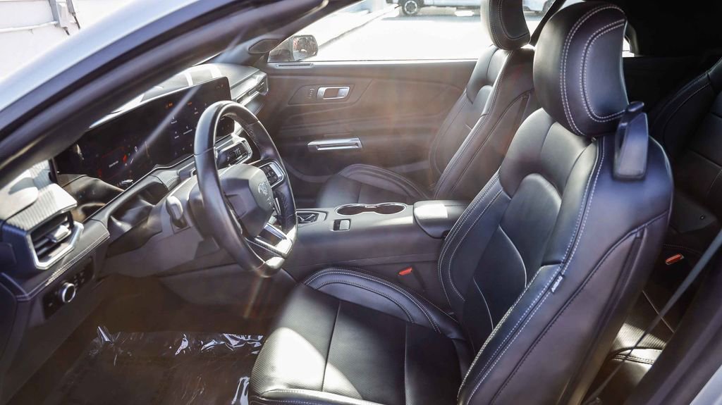 Used 2025 Ford Mustang Premium RWD image 22
