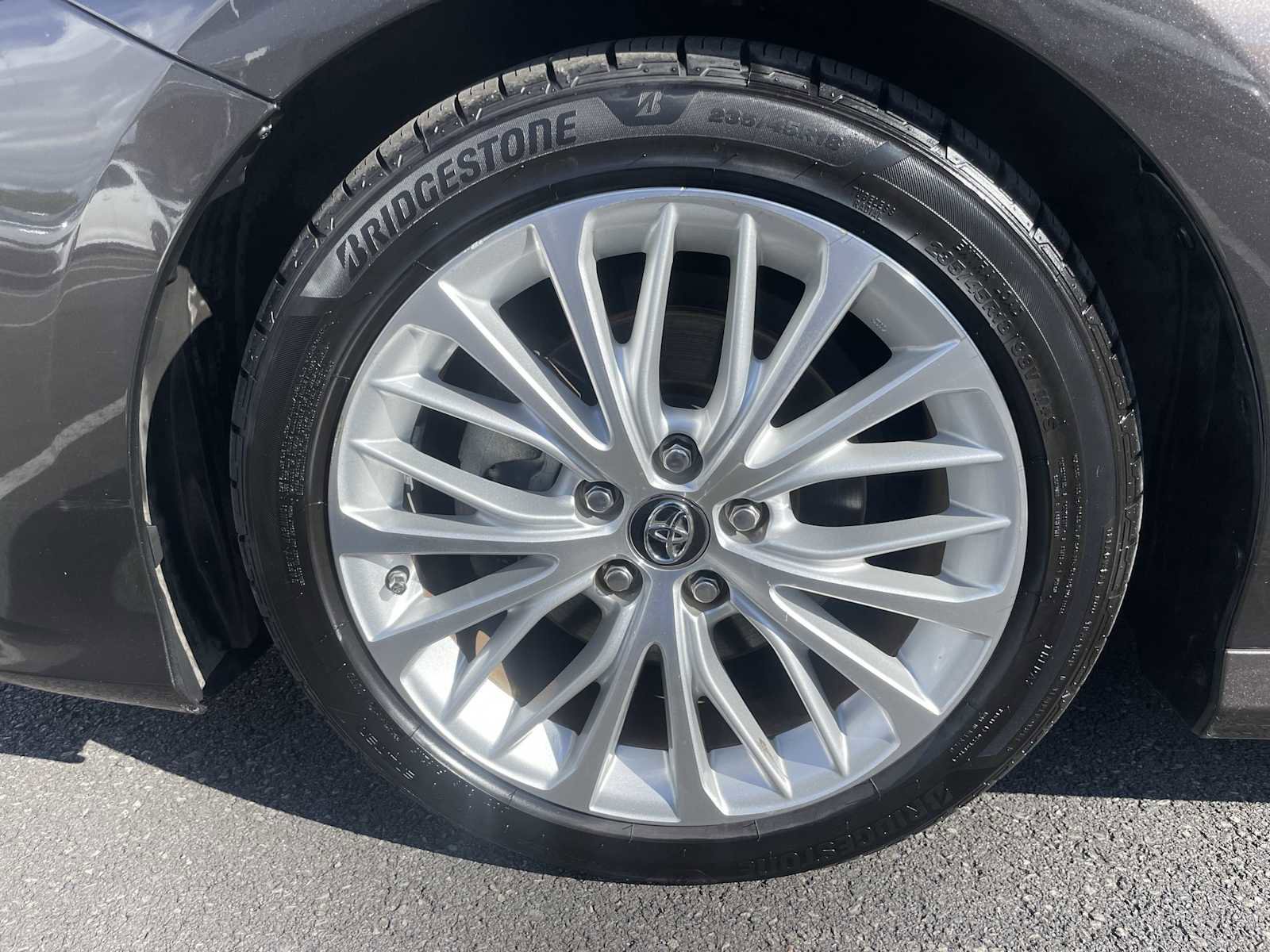 Used 2018 Toyota Camry XLE image 19