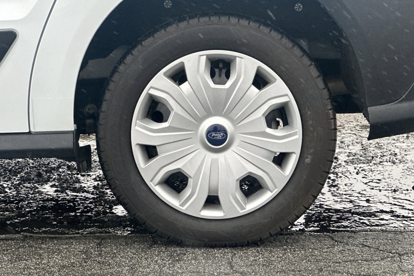 Used 2020 Ford Transit Connect XL image 22