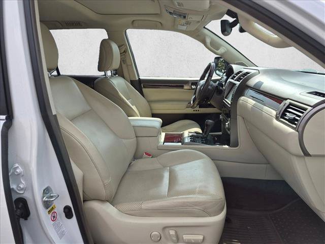 Used 2017 Lexus GX 460 Luxury AWD/4WD image 17