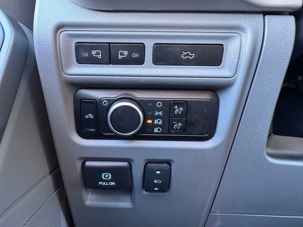 Used 2023 Ford F150 Lightning XLT image 33