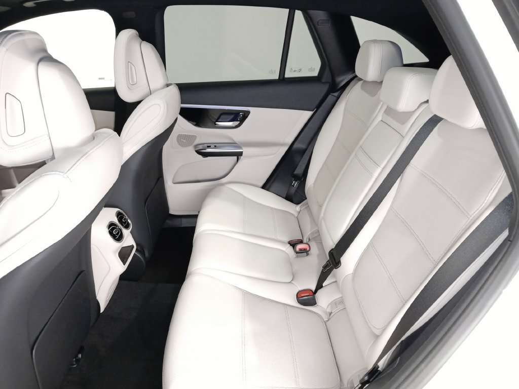 New 2026 Mercedes-Benz GLC 300 4MATIC image 12