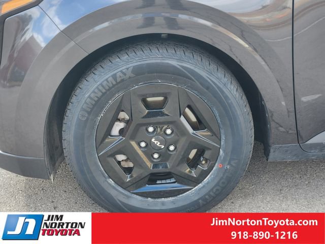 Used 2025 Kia Carnival image 12