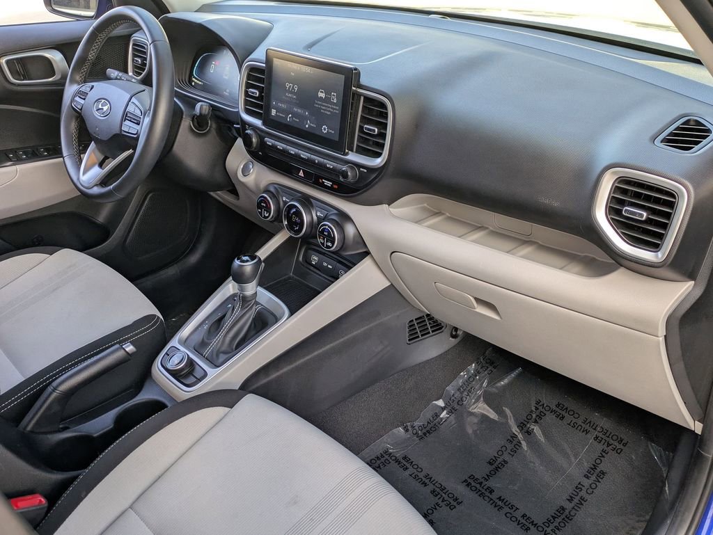 Used 2025 Hyundai Venue SEL image 29