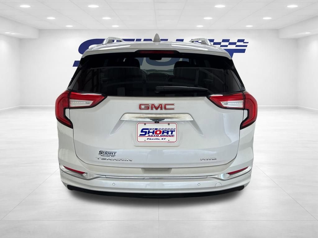 Used 2023 GMC Terrain Denali w/ Denali Premium Package image 5