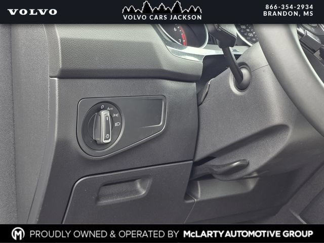 Used 2021 Volkswagen Tiguan SE w/ Panoramic Sunroof Package FWD image 19
