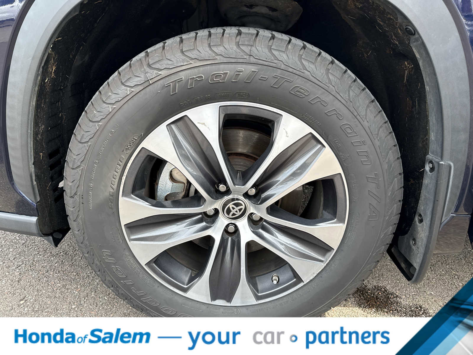 Used 2020 Toyota Highlander XLE image 8