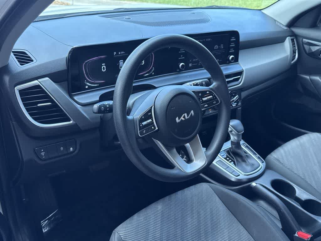 Used 2024 Kia Seltos LX AWD/4WD image 13
