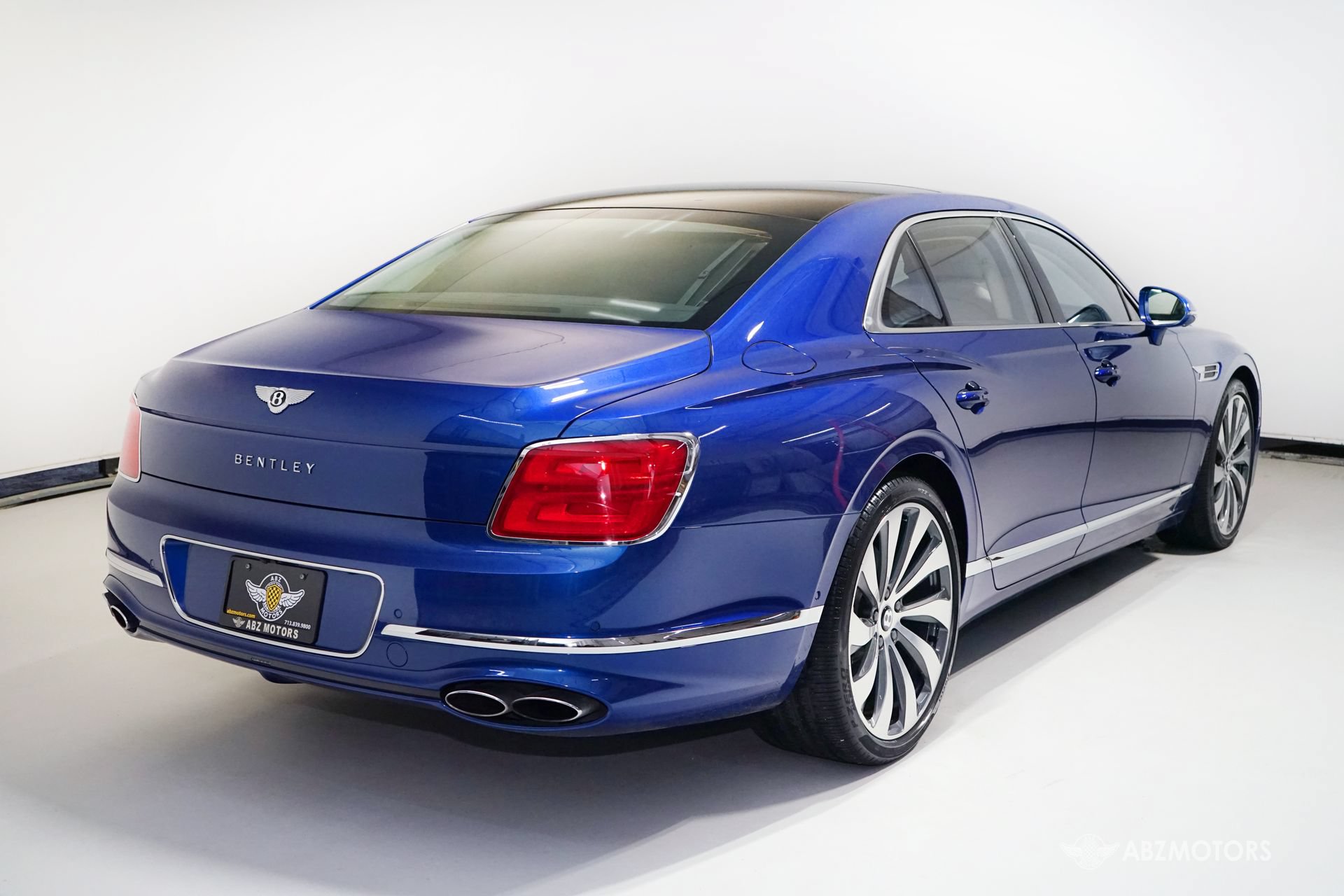 Used 2022 Bentley Flying Spur V8 AWD/4WD image 5