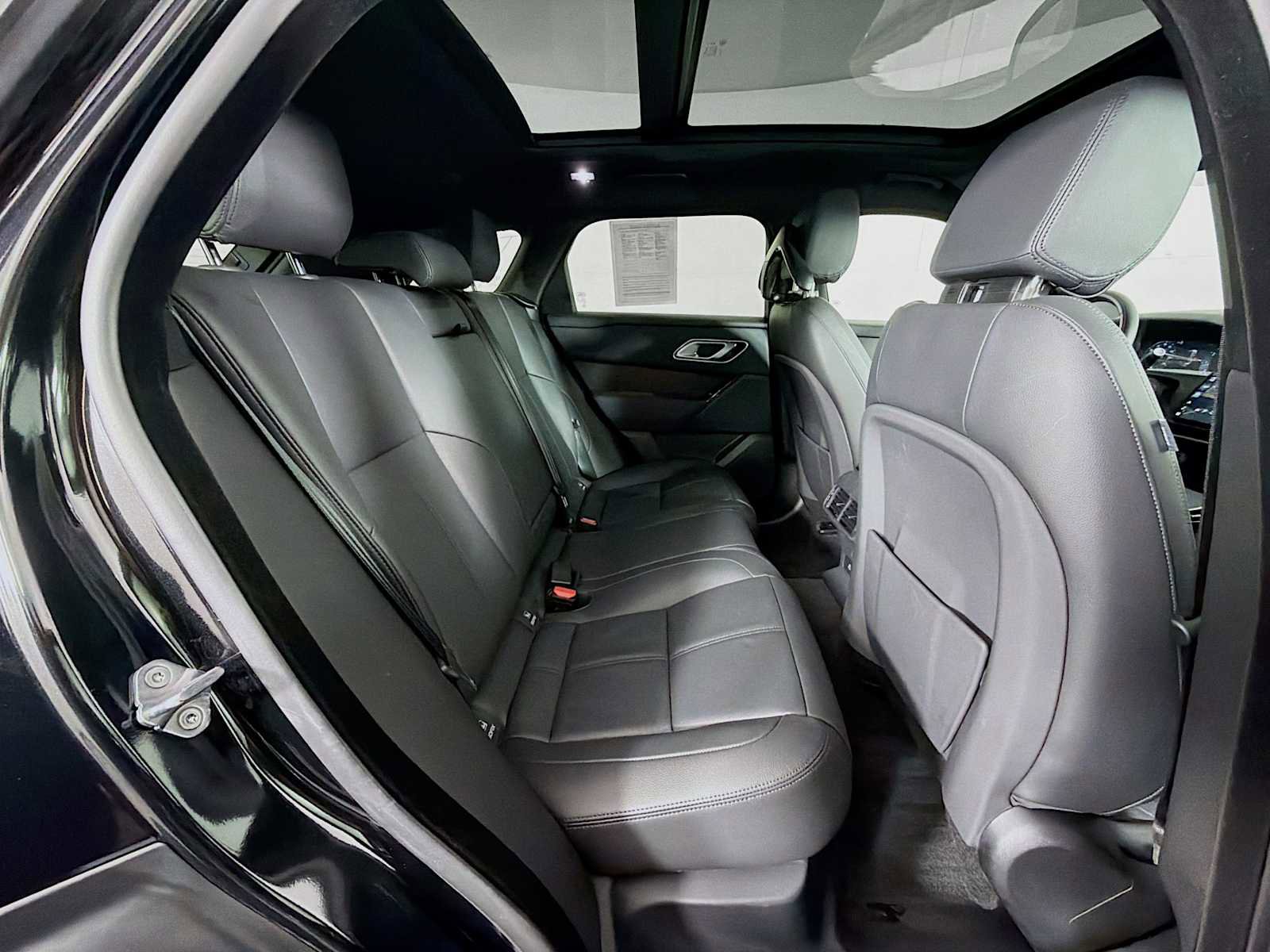 Used 2026 Land Rover Range Rover Velar Dynamic SE AWD/4WD image 27