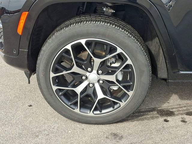 Used 2023 Jeep Grand Cherokee Summit image 8