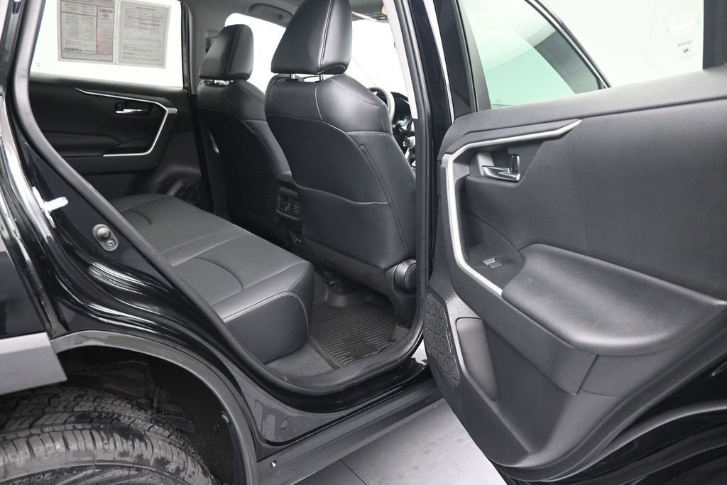 Used 2021 Toyota RAV4 XLE Premium AWD/4WD image 11