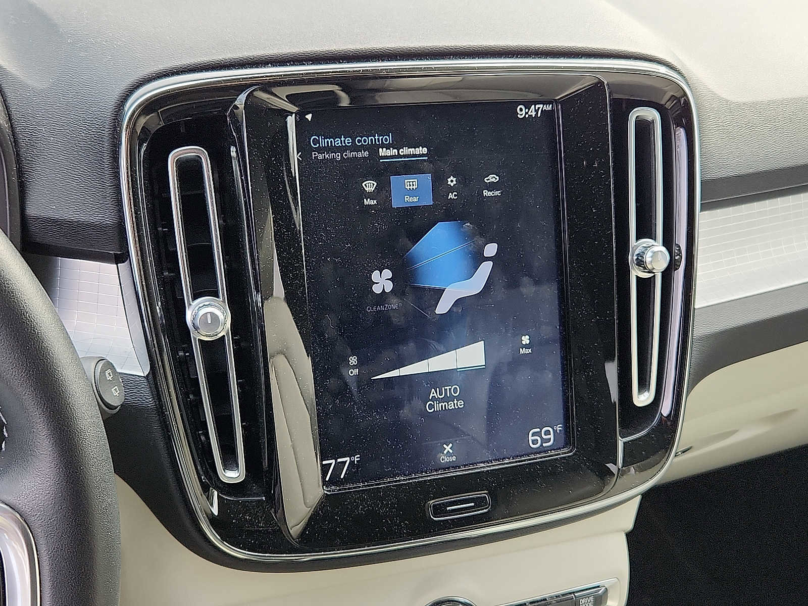 Used 2019 Volvo XC40 T5 Momentum image 15