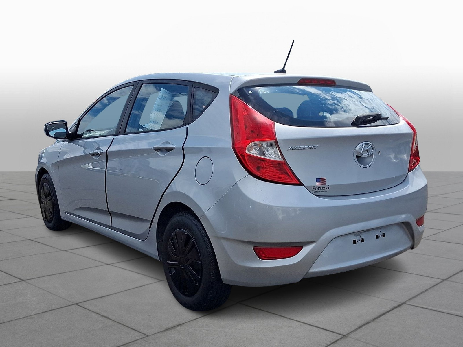 Used 2015 Hyundai Accent GS FWD image 5