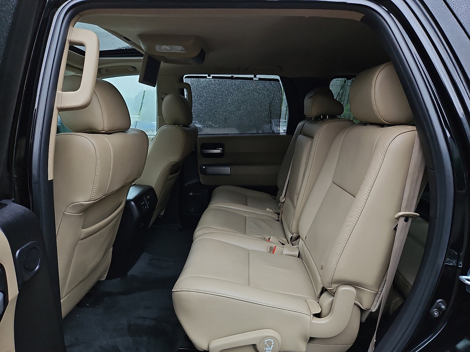 Used 2018 Toyota Sequoia Limited w/ Safety & Convenience Package AWD/4WD image 10