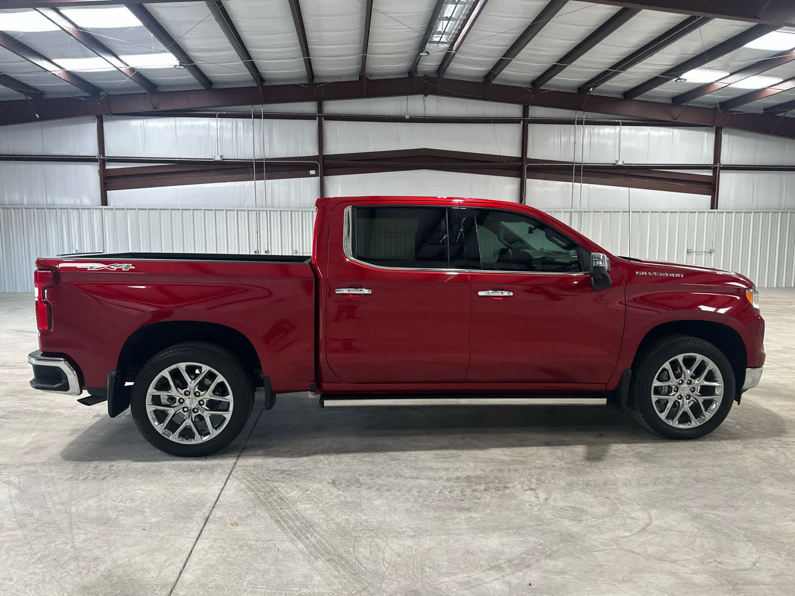 Used 2023 Chevrolet Silverado 1500 LTZ w/ Technology Package AWD/4WD image 6