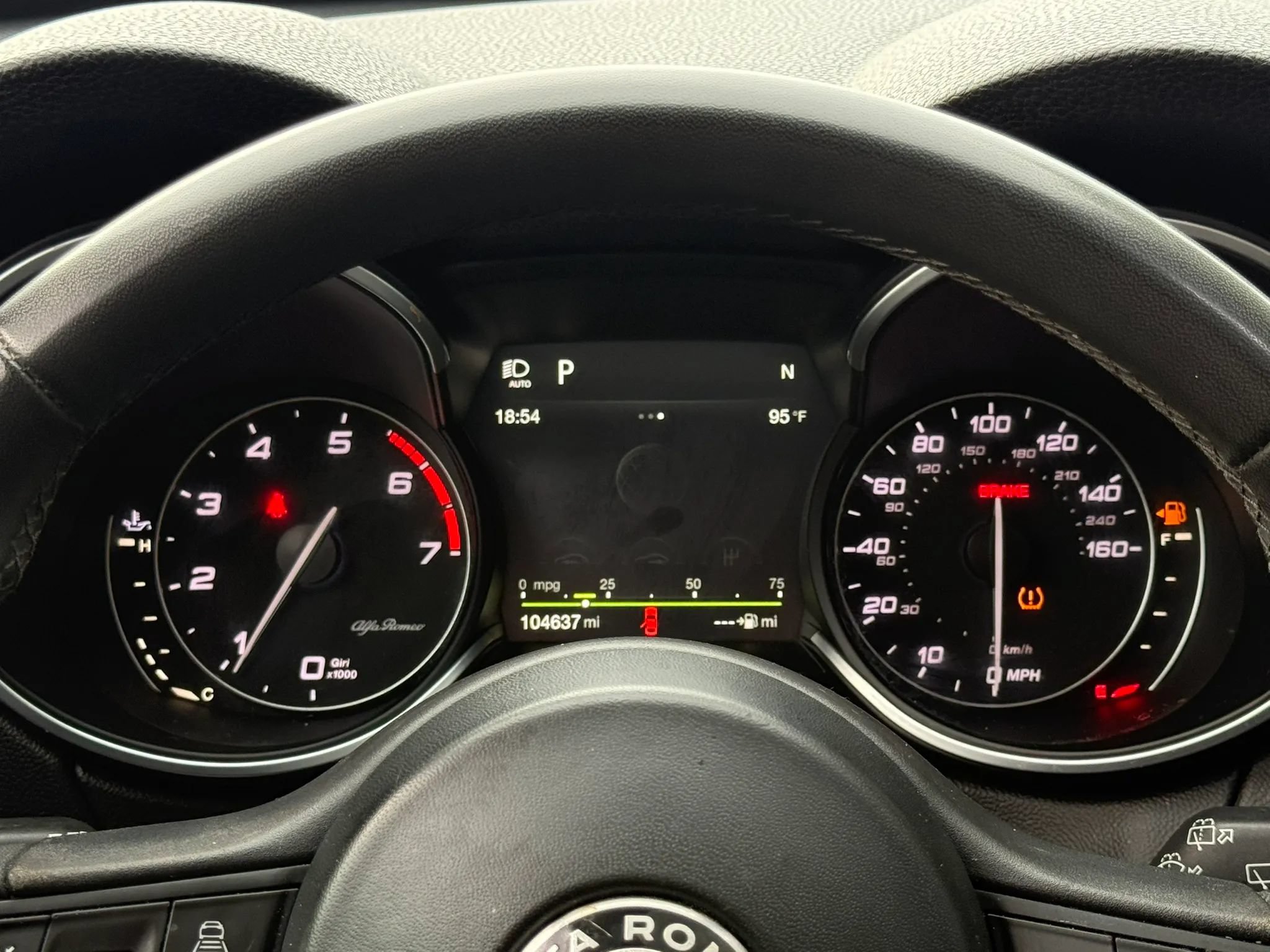 Used 2018 Alfa Romeo Stelvio AWD image 8