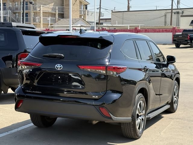 Used 2023 Toyota Highlander XLE FWD image 4
