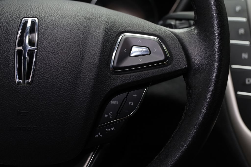 Used 2019 Lincoln MKC Premiere FWD image 26