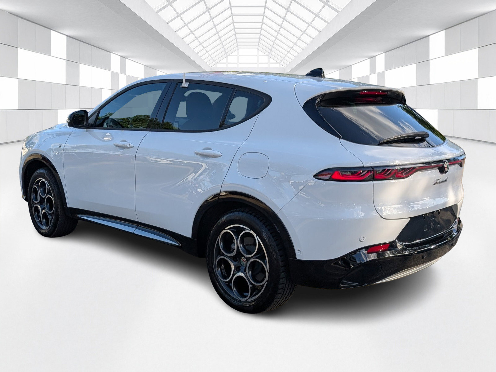Used 2024 Alfa Romeo Tonale Ti w/ Active Assist Package image 5