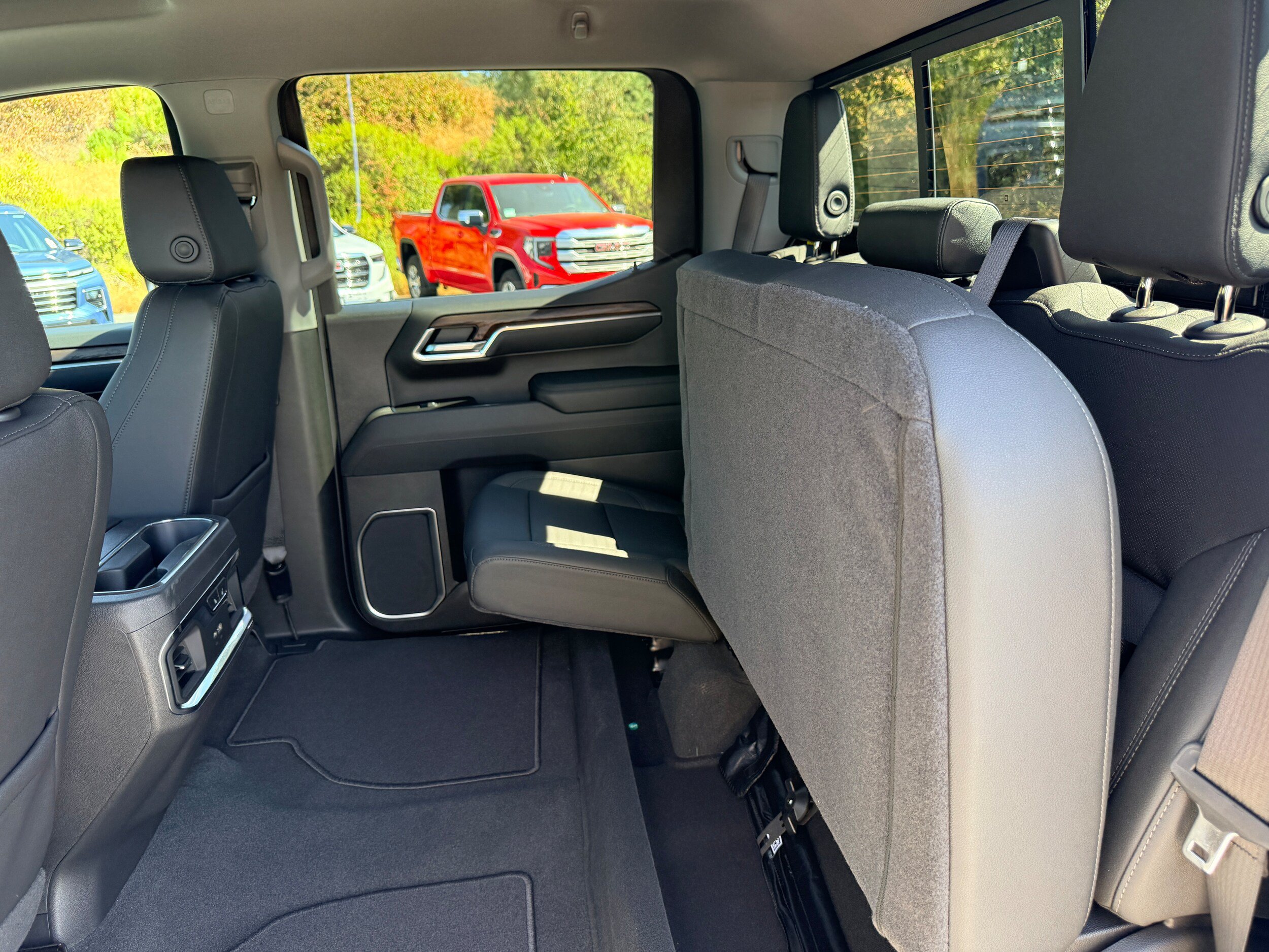 New 2026 GMC Sierra 1500 SLT w/ SLT Convenience Package AWD/4WD image 11