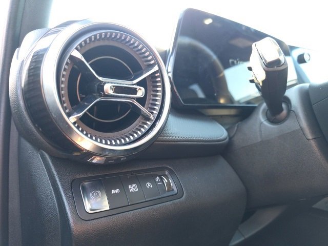 Used 2025 Chevrolet Equinox LT w/ Convenience Package II image 12