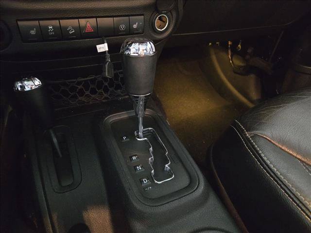 Used 2013 Jeep Wrangler Unlimited Rubicon w/ Connectivity Group AWD/4WD image 11