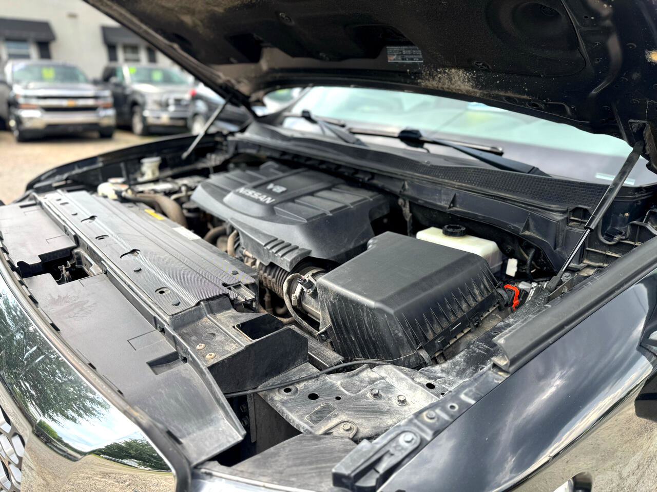 Used 2018 Nissan Titan SV w/ SV Convenience Package image 26