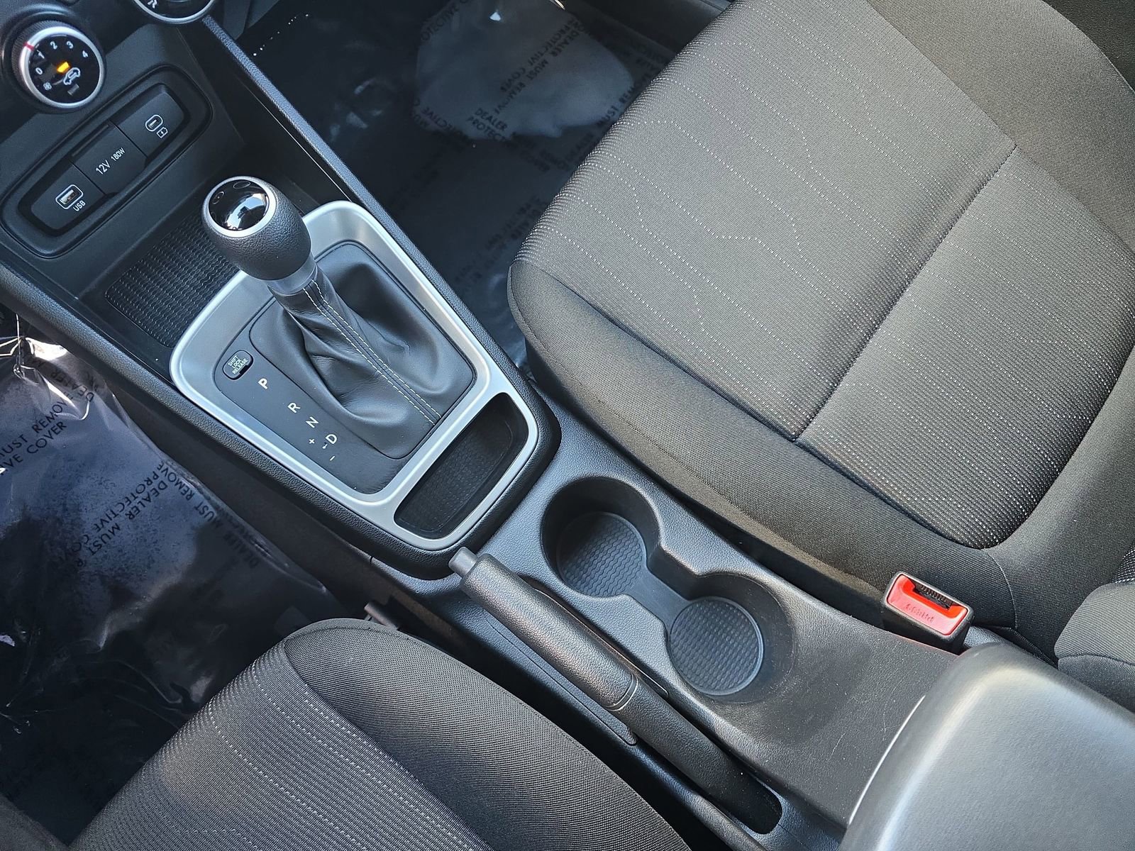 Used 2024 Hyundai Venue SE image 30