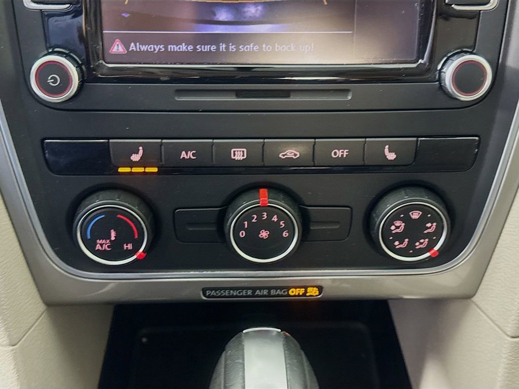 Used 2015 Volkswagen Passat 1.8T Limited Edition image 19