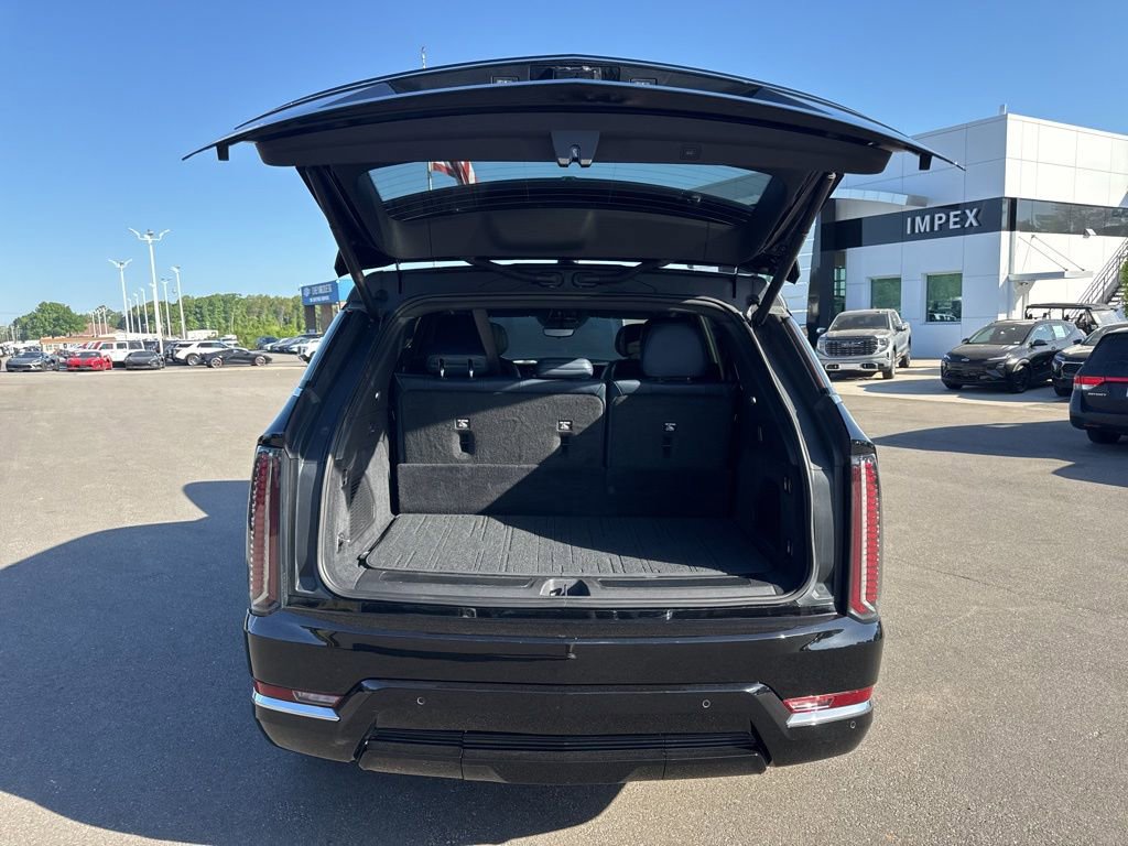 Used 2025 Cadillac Escalade IQ Luxury 2 w/ LPO, Premium Carpet Package AWD/4WD image 30