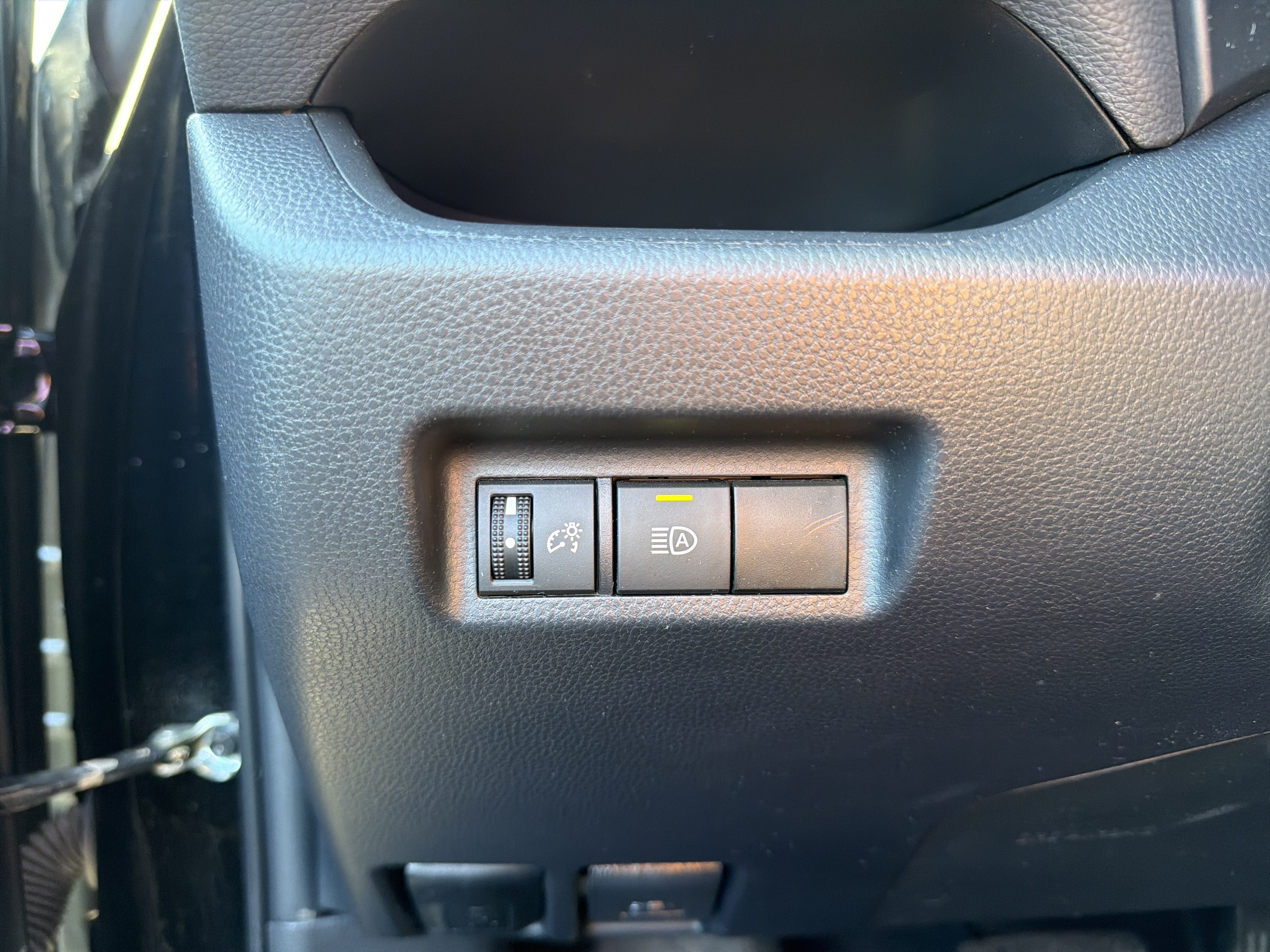 Used 2023 Toyota RAV4 LE AWD/4WD image 13