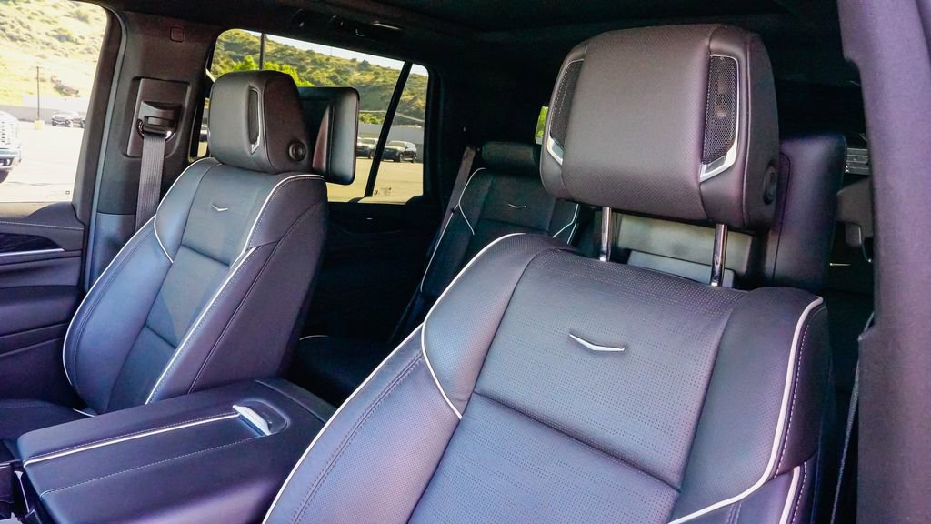 Certified 2024 Cadillac Escalade Sport w/ LPO, ONYX Package image 15