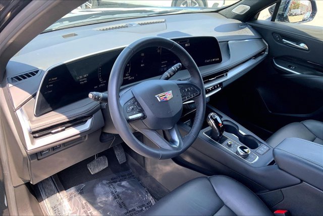 Used 2024 Cadillac XT4 Luxury AWD/4WD image 14