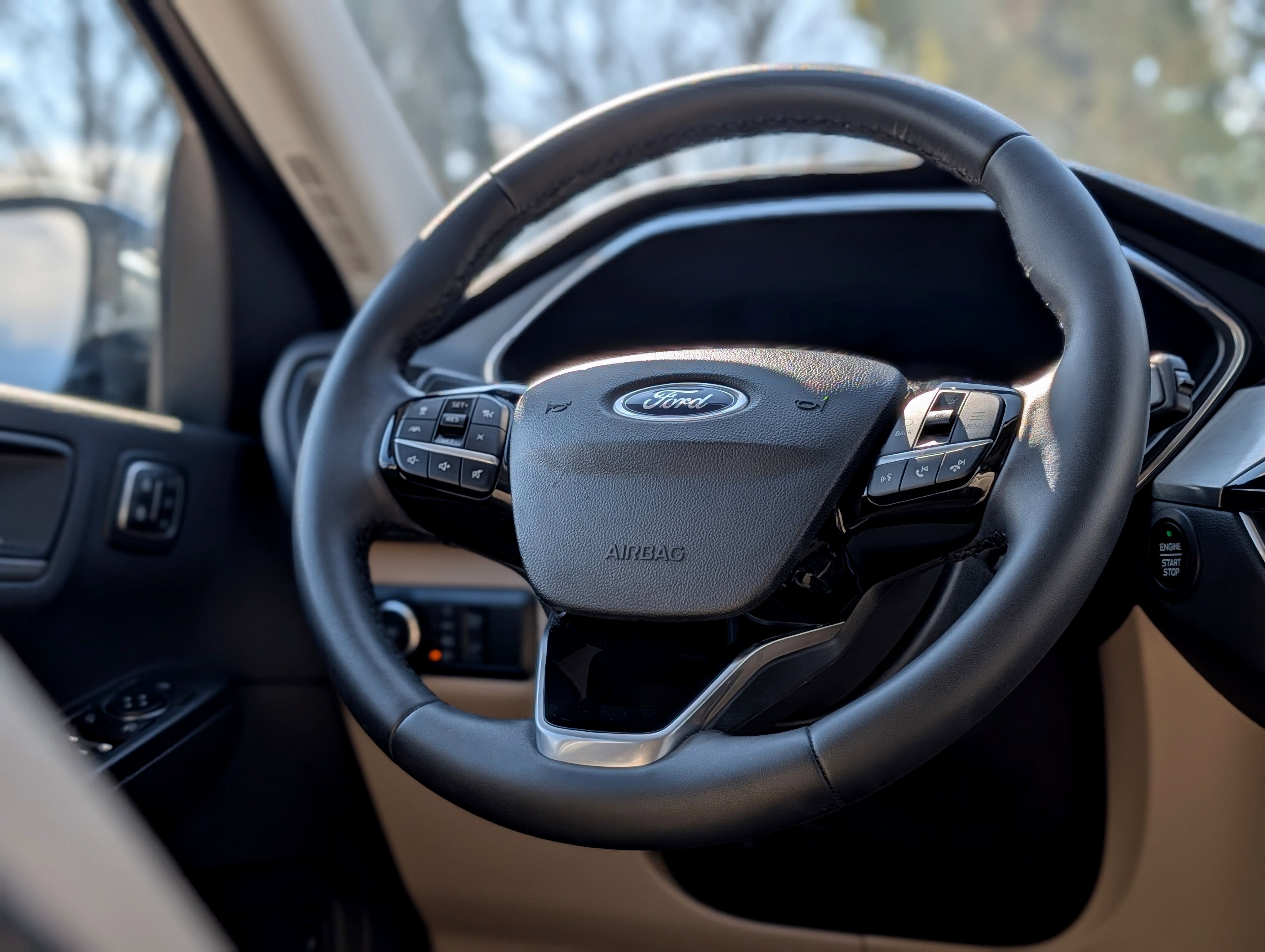 Used 2022 Ford Escape Titanium w/ Class II Trailer Tow Package image 14