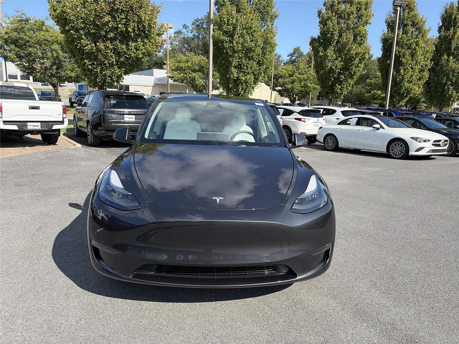 Used 2025 Tesla Model Y Long Range RWD image 8