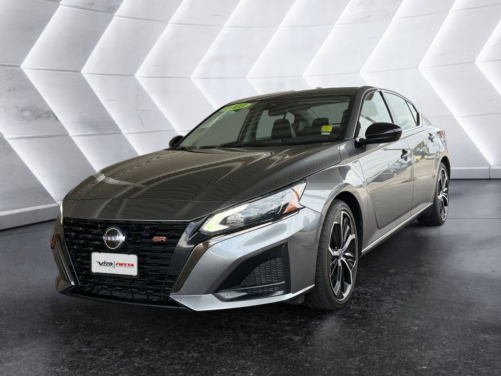 Used 2023 Nissan Altima 2.5 SR image 3