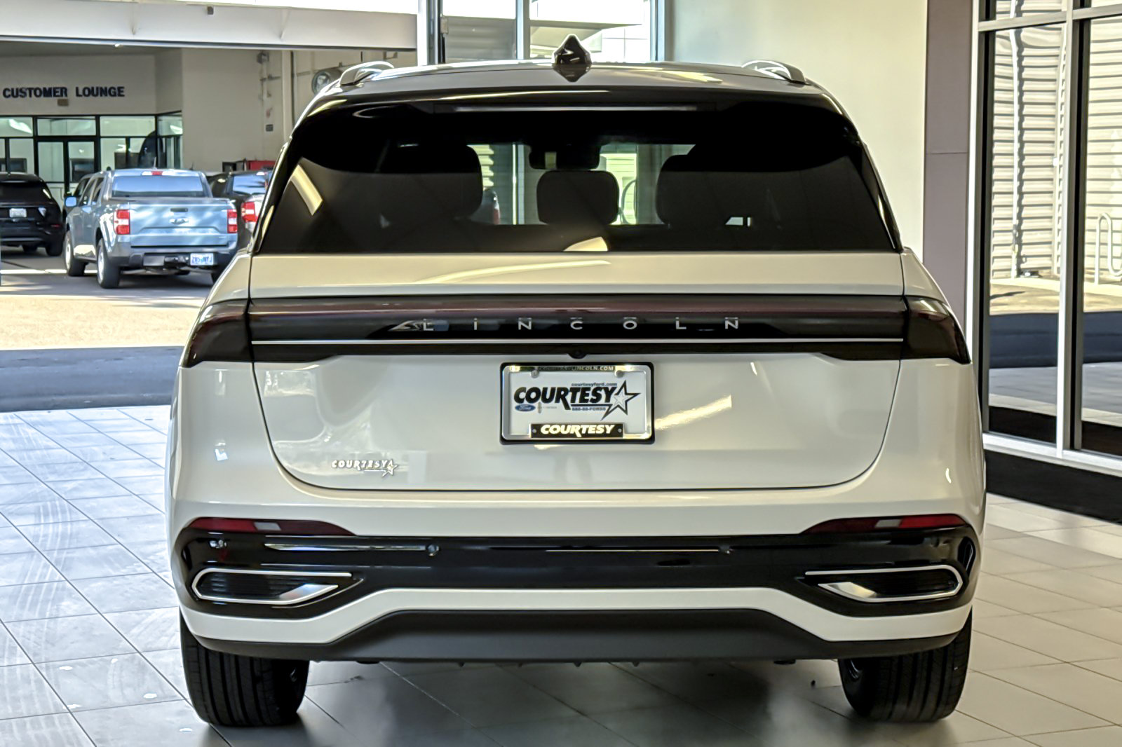 Used 2026 Lincoln Nautilus Reserve AWD/4WD image 5