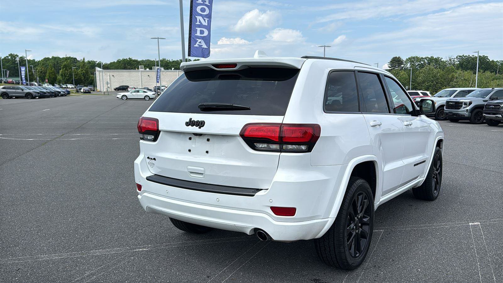 Used 2021 Jeep Grand Cherokee Laredo X AWD/4WD image 6