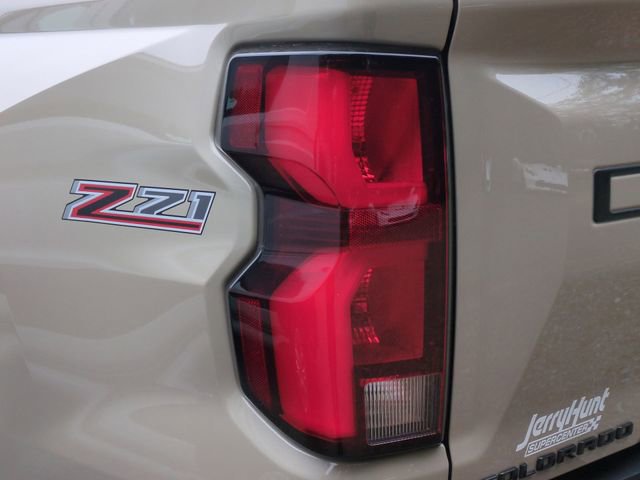 Used 2024 Chevrolet Colorado Z71 w/ Z71 Convenience Package 2 AWD/4WD image 9