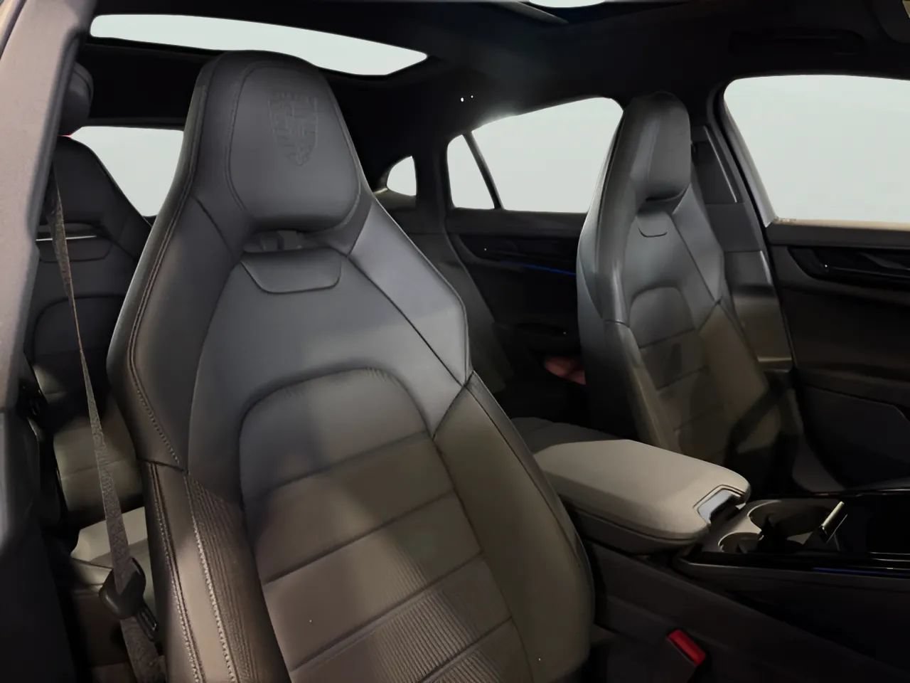 Used 2024 Porsche Panamera image 44