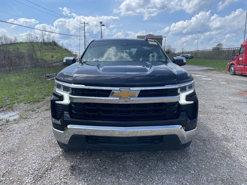 Used 2022 Chevrolet Silverado 1500 LT image 2