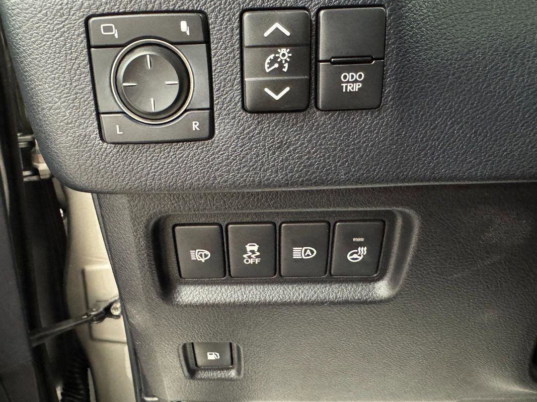 Used 2022 Lexus GX 460 Premium w/ Premium Package image 9