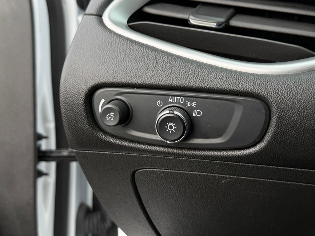 Used 2023 Chevrolet Malibu LT image 35