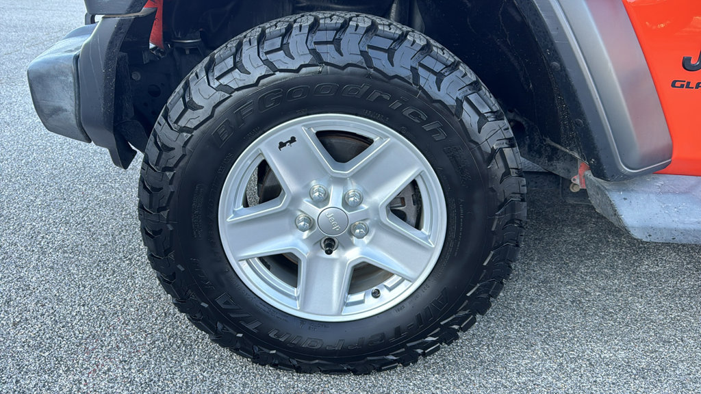 Used 2020 Jeep Gladiator Sport w/ Quick Order Package 24S AWD/4WD image 12