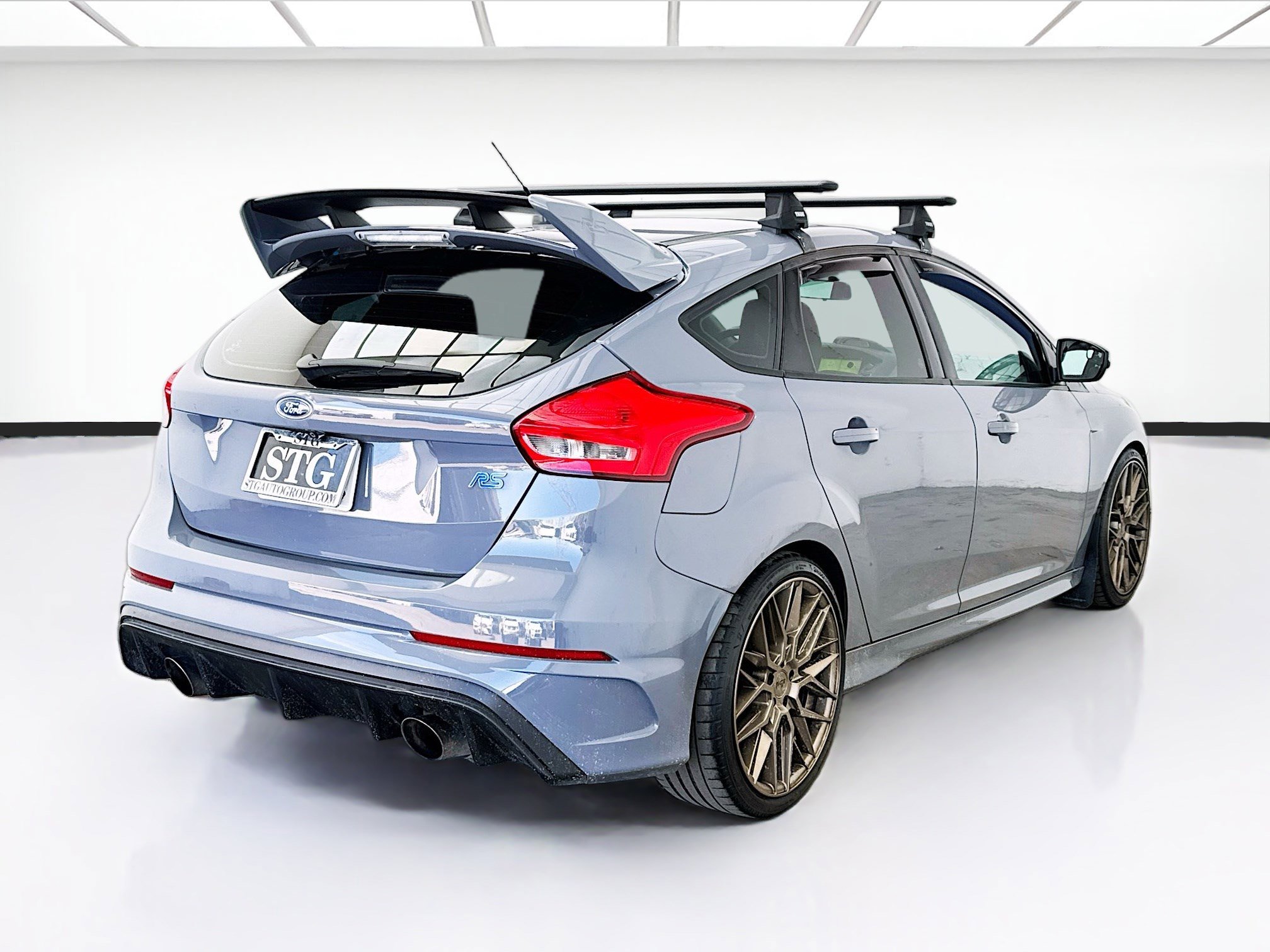 Used 2016 Ford Focus RS AWD/4WD image 4