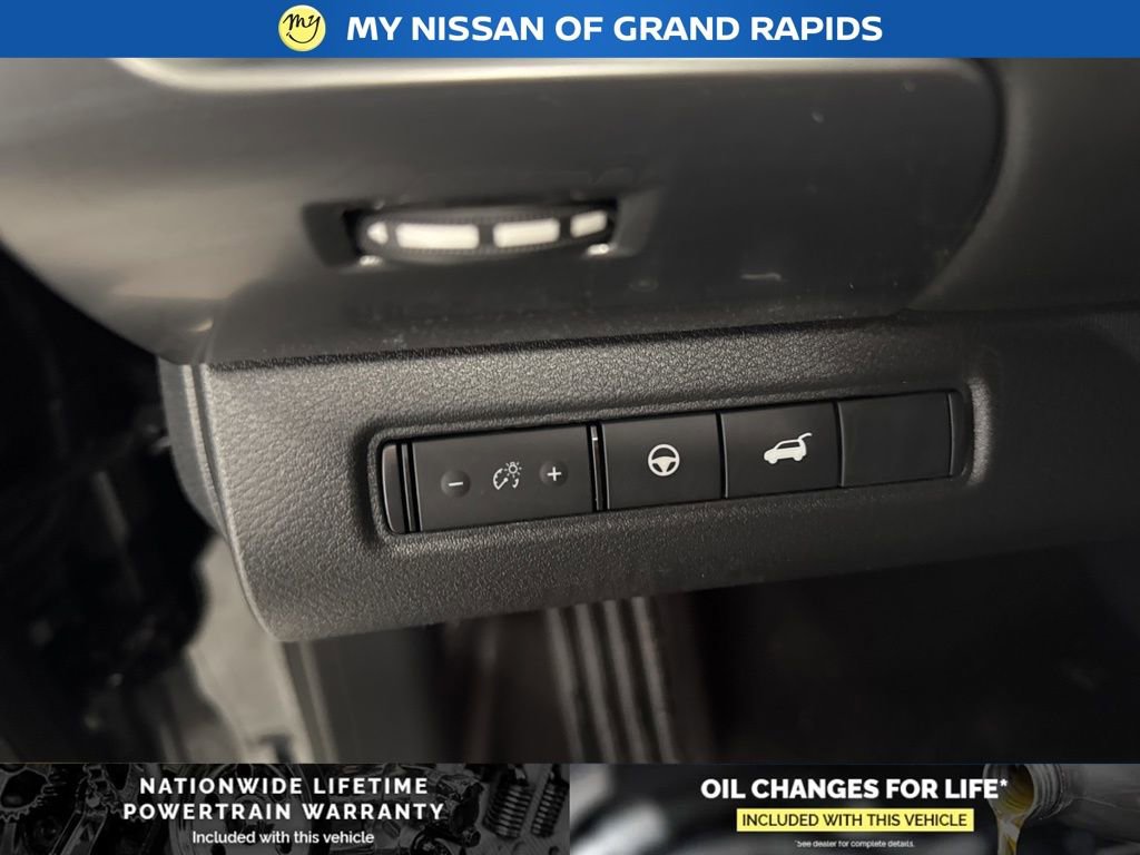 New 2026 Nissan Pathfinder SL image 13