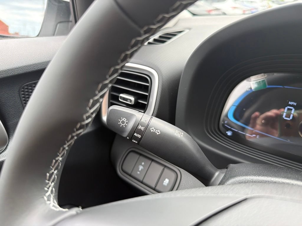 New 2026 Hyundai Venue SEL FWD image 30