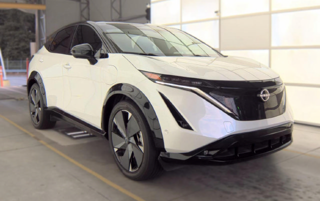 Used 2024 Nissan Ariya AWD image 2