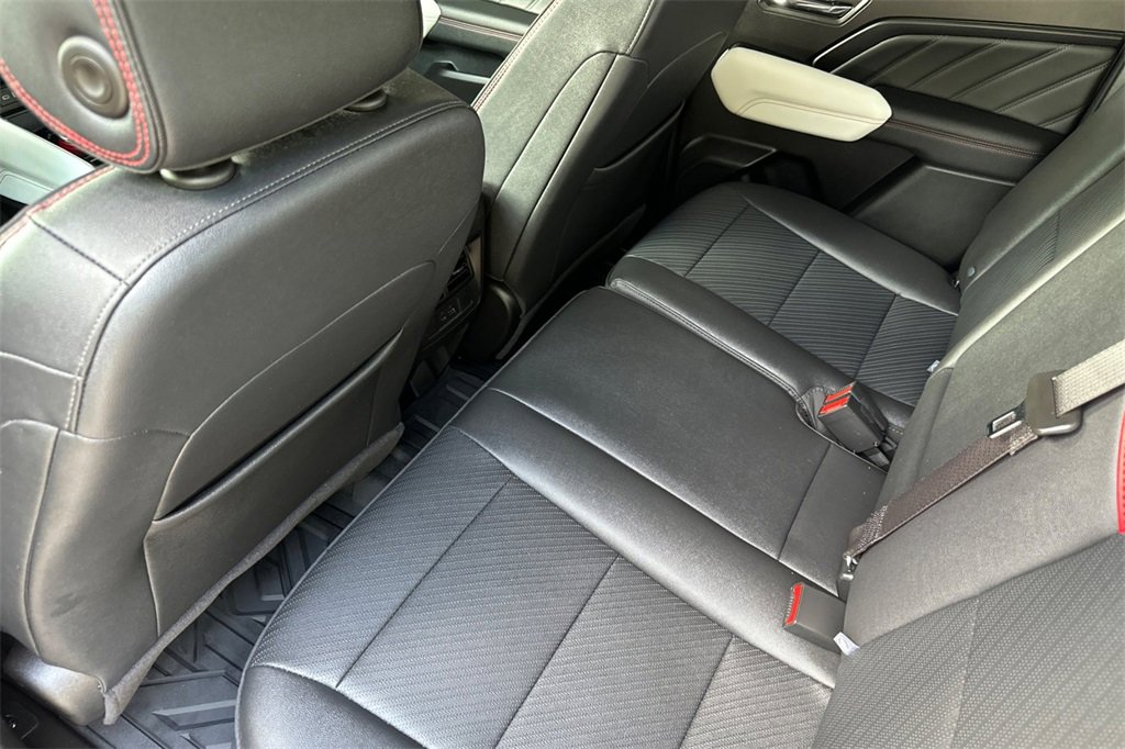 Used 2024 GMC Canyon AT4X image 13